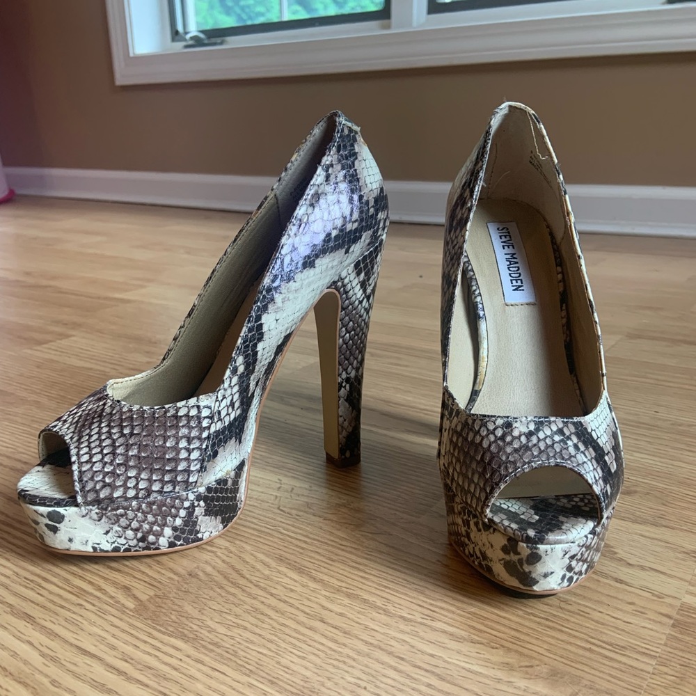 Steve Madden Snakeskin Pumps